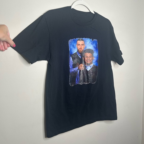Patrick Mahomes Travis Kelce Kansas City Chiefs Stepbrothers Black Short Sleeve - Picture 2 of 6